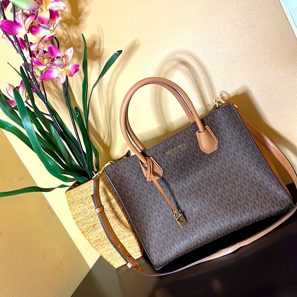 Michael Kors Large Acordian Leather MK Tote Bag